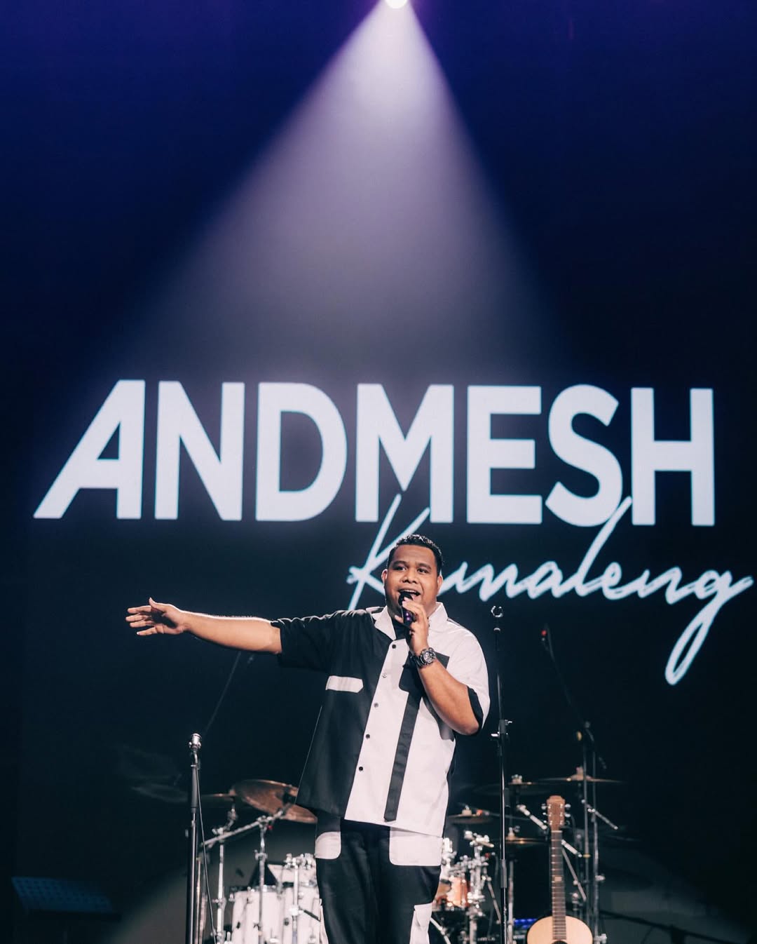 Andmesh Live Performance